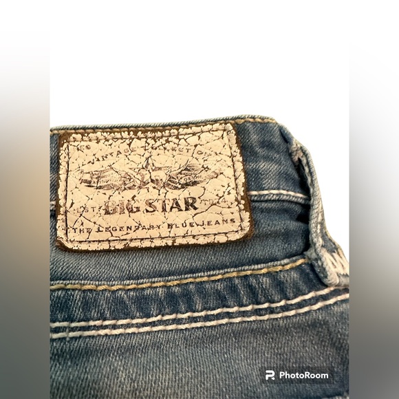 UEC- Women’s Big Star Brand “Liv” Shorts in size 29. Beautifully distressed. - Picture 2 of 8